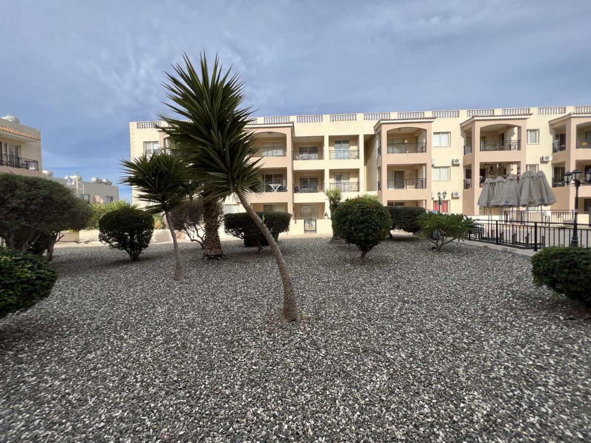 Royal-Seacrest Paphos-Center Vip Apartment Exterior foto