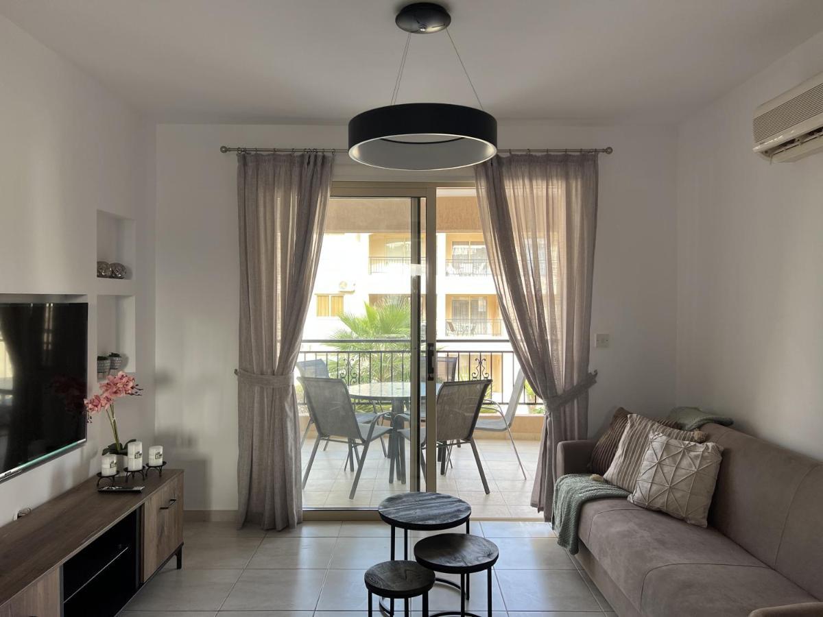 Royal-Seacrest Paphos-Center Vip Apartment Exterior foto