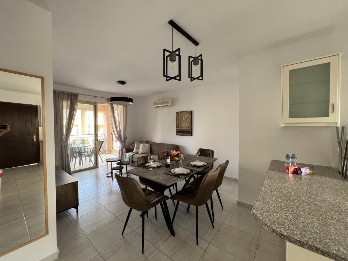 Royal-Seacrest Paphos-Center Vip Apartment Exterior foto