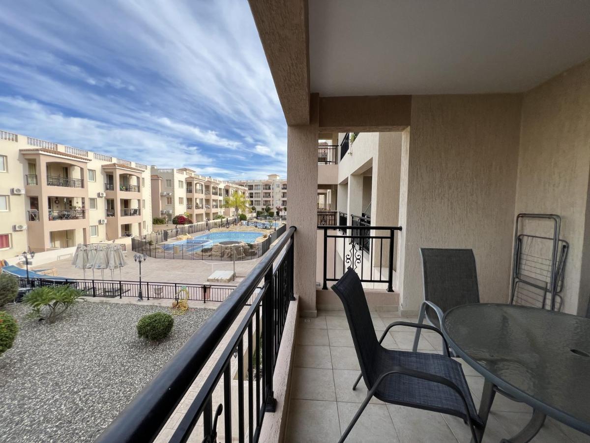 Royal-Seacrest Paphos-Center Vip Apartment Exterior foto