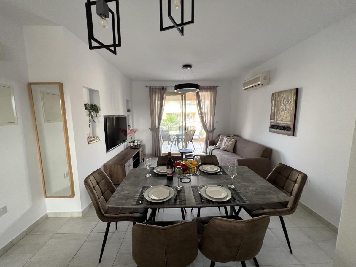 Royal-Seacrest Paphos-Center Vip Apartment Exterior foto