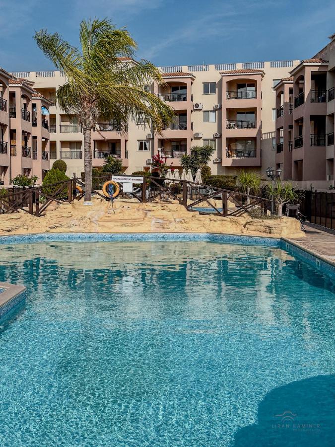 Royal-Seacrest Paphos-Center Vip Apartment Exterior foto