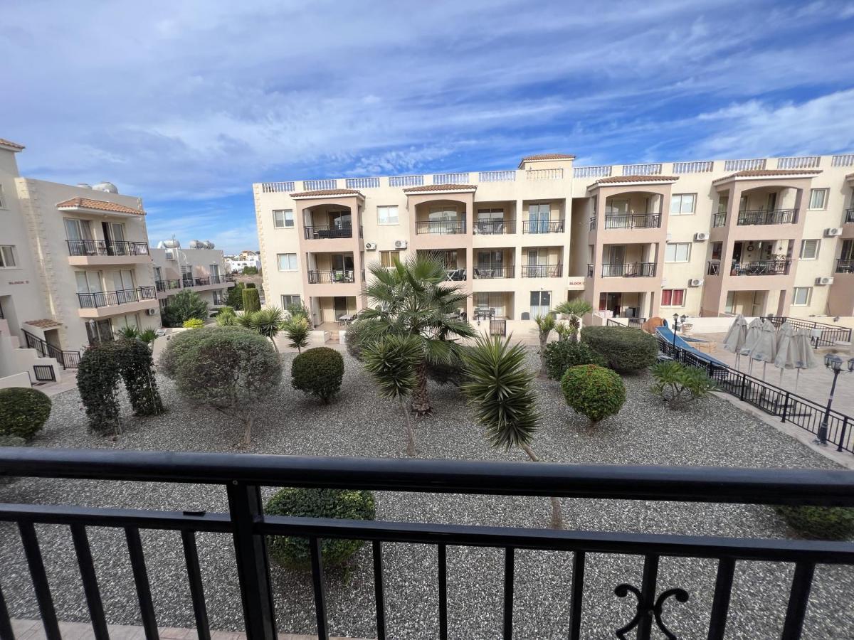 Royal-Seacrest Paphos-Center Vip Apartment Exterior foto