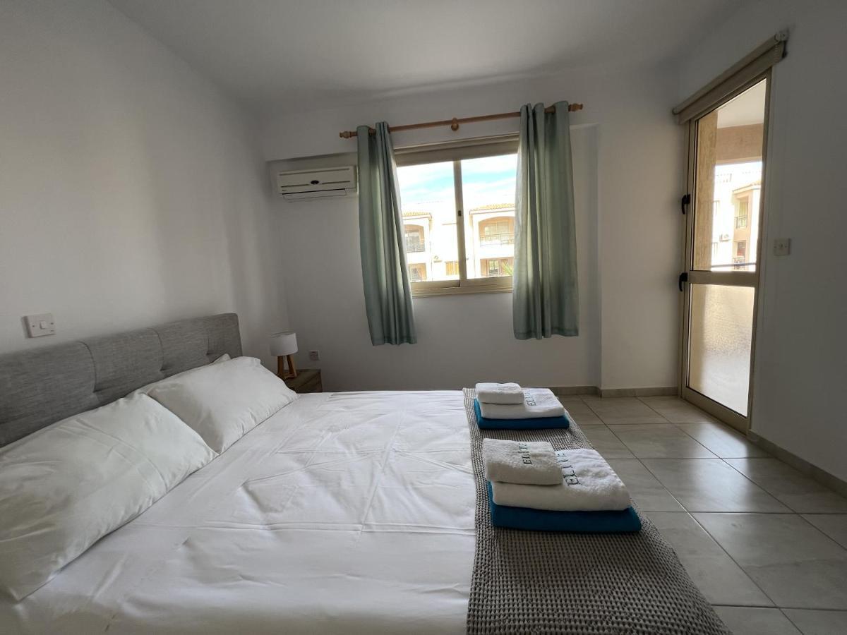Royal-Seacrest Paphos-Center Vip Apartment Exterior foto