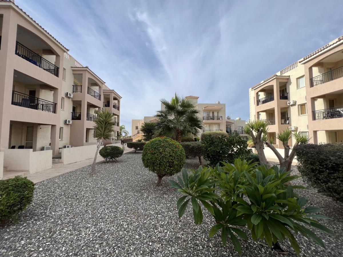 Royal-Seacrest Paphos-Center Vip Apartment Exterior foto