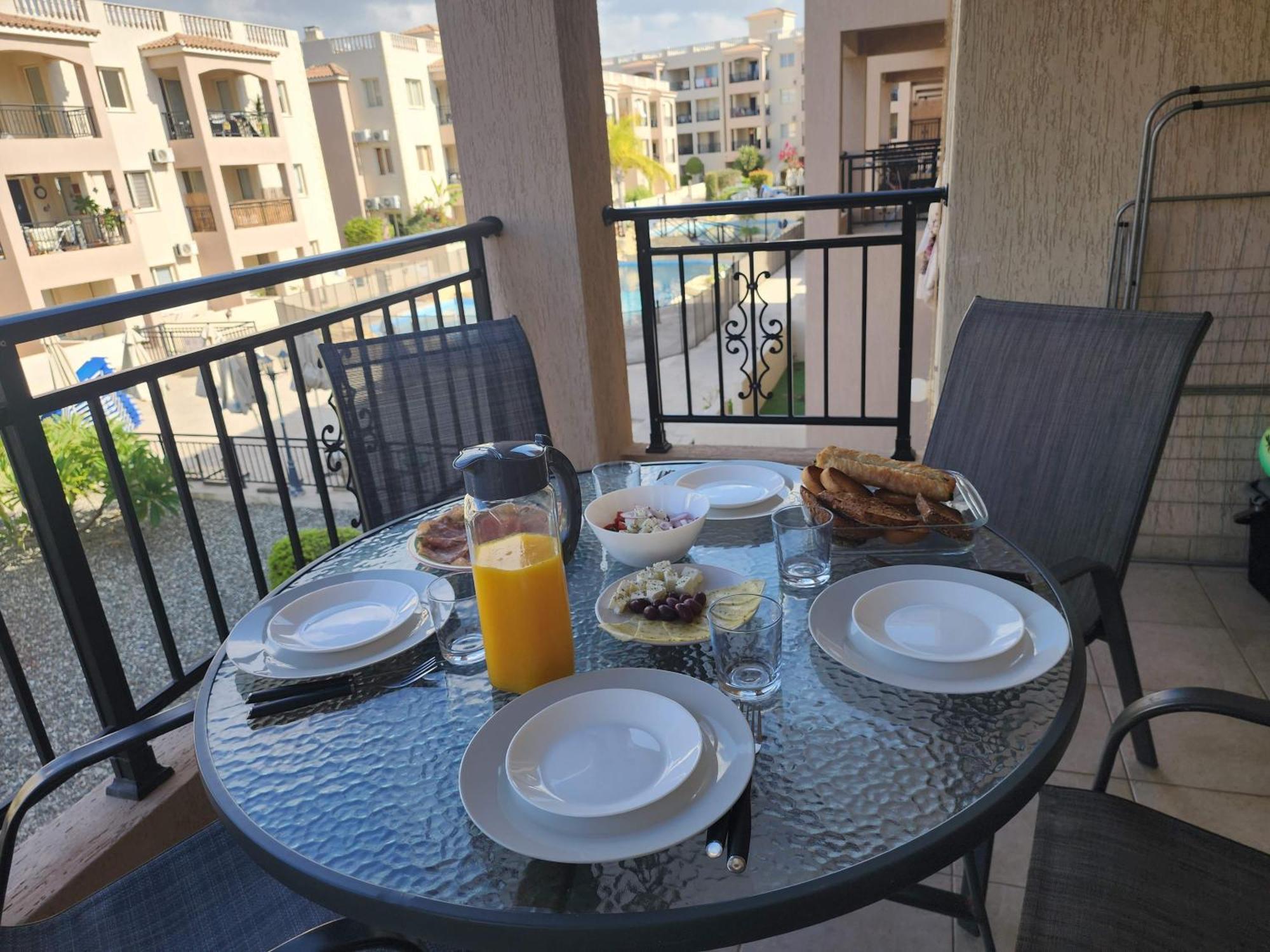 Royal-Seacrest Paphos-Center Vip Apartment Exterior foto